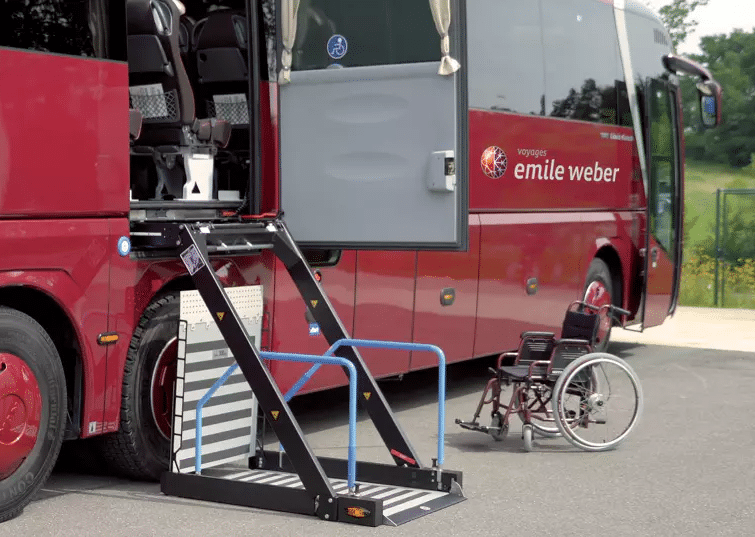 Die folgenden zwei Jahrzehnte waren geprägt von Übernahmen, Partnerschaften und technologischen Innovationen