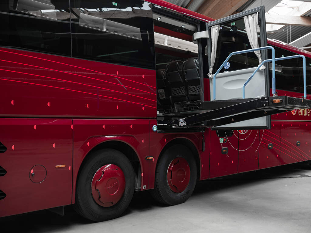 Barrierefreier Reisebus Barrierefreier Reisebus