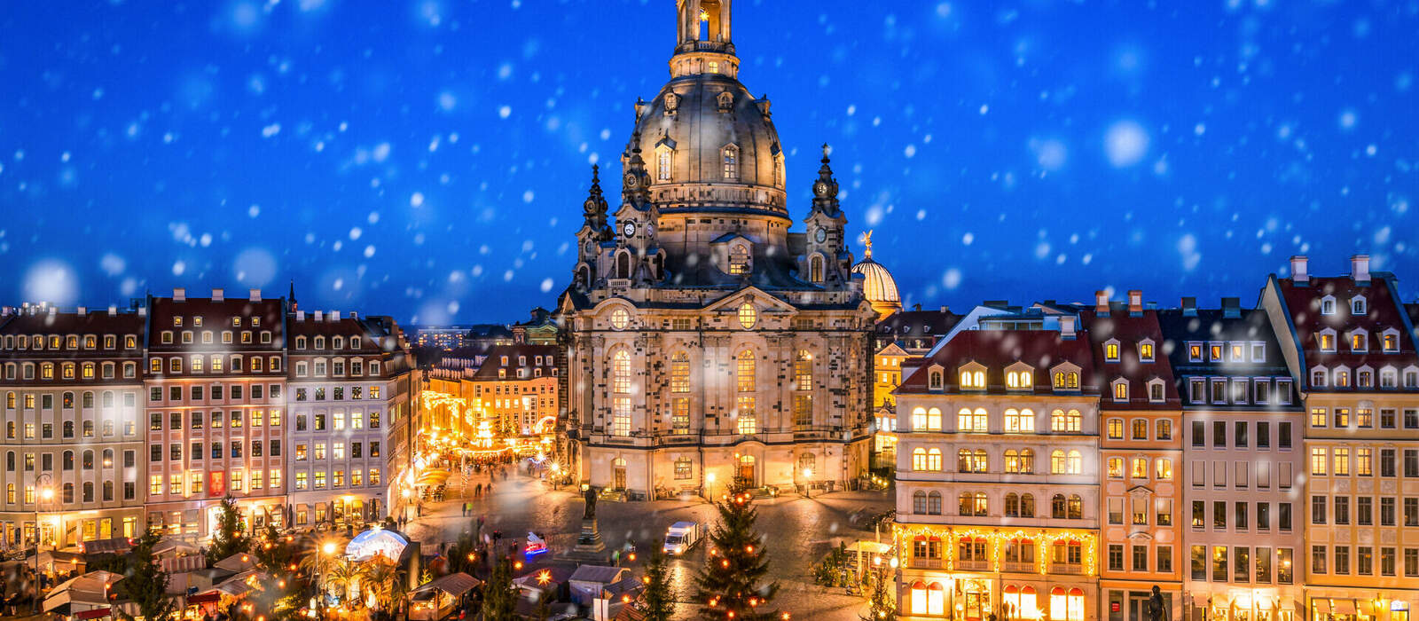 Weihnachtsmarkt auf dem Neumarkt in Dresden, Deutschland ©eyetronic - stock.adobe.com