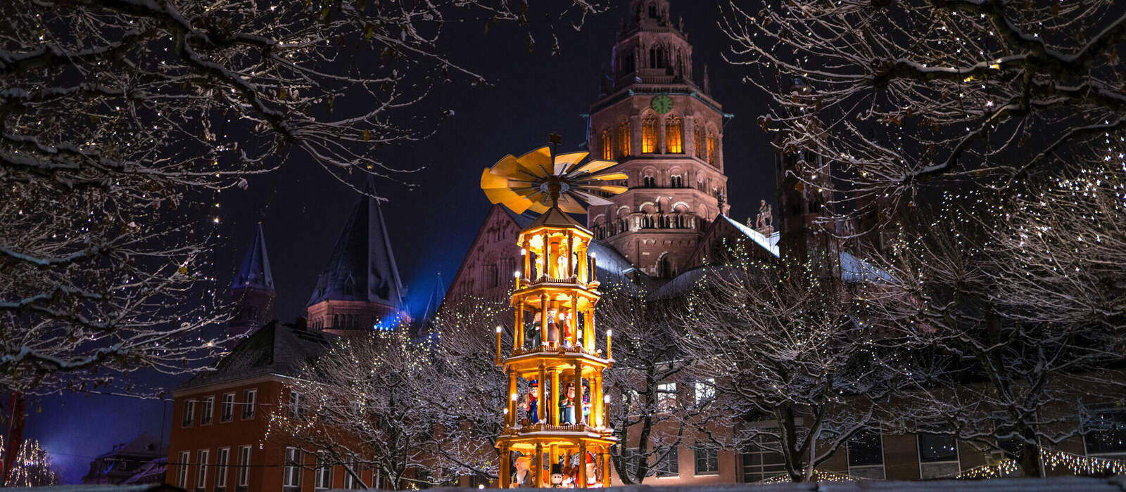 Weihnachtsmarkt am Mainzer Dom ©Stephan Dinges - stock.adobe.com