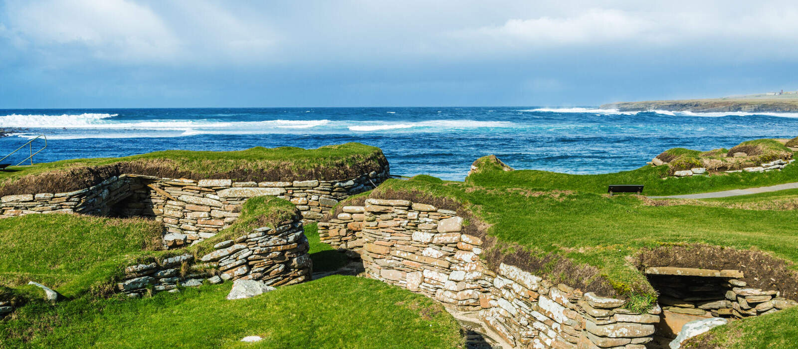 Skara Brae, eine jungsteinzeitliche Siedlung auf Orkney, einem Archipel in Schottland ©XtravaganT - stock.adobe.com