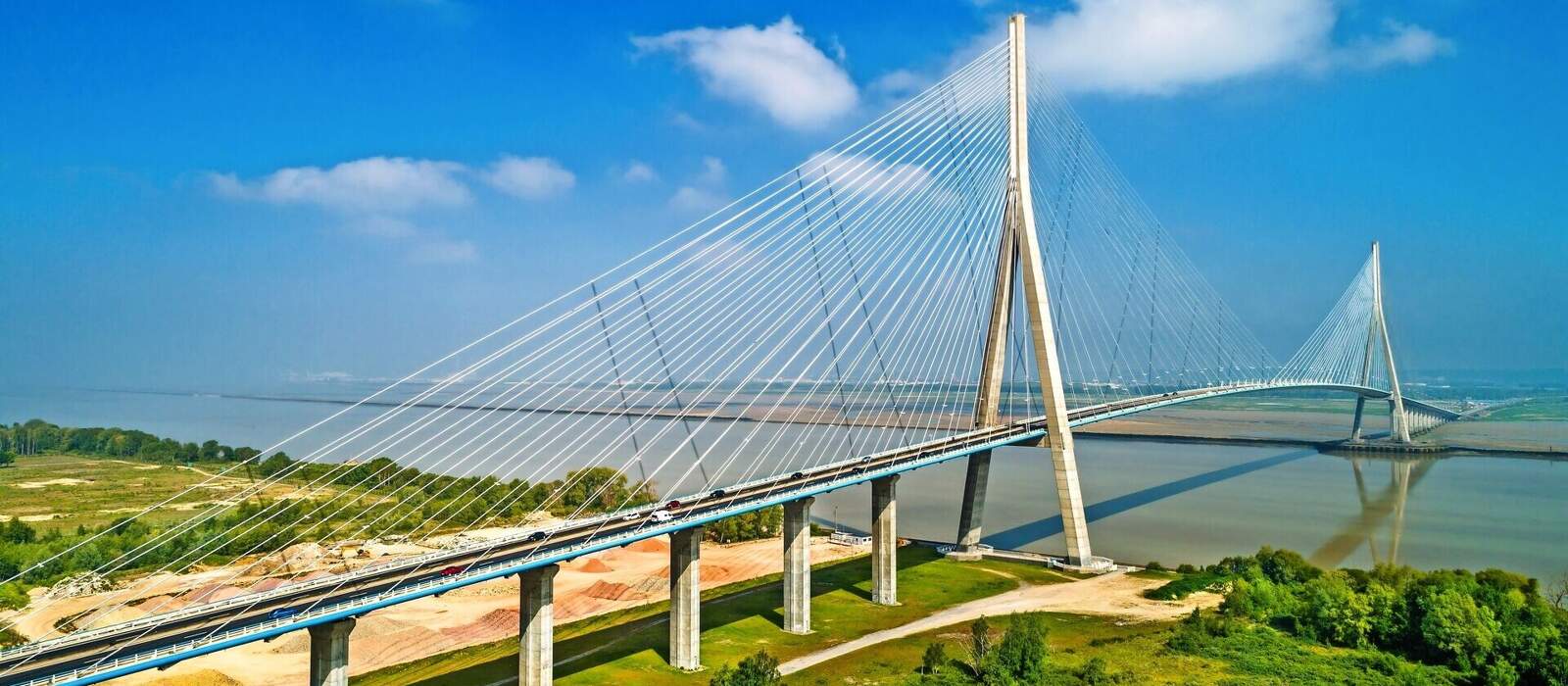 Verbindung zwischen Le Havre und Honfleur: Schrägseilbrücke Pont de Normandie © Leonid Andronov - stock.adobe.com