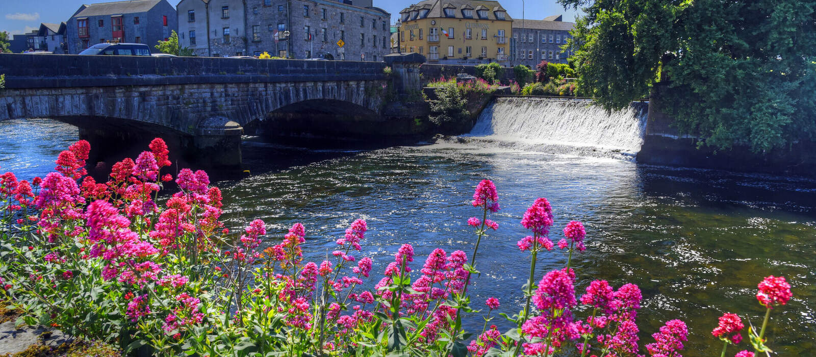 die Hafenstadt Galway an der irischen Westküste  ©Jbyard - stock.adobe.com