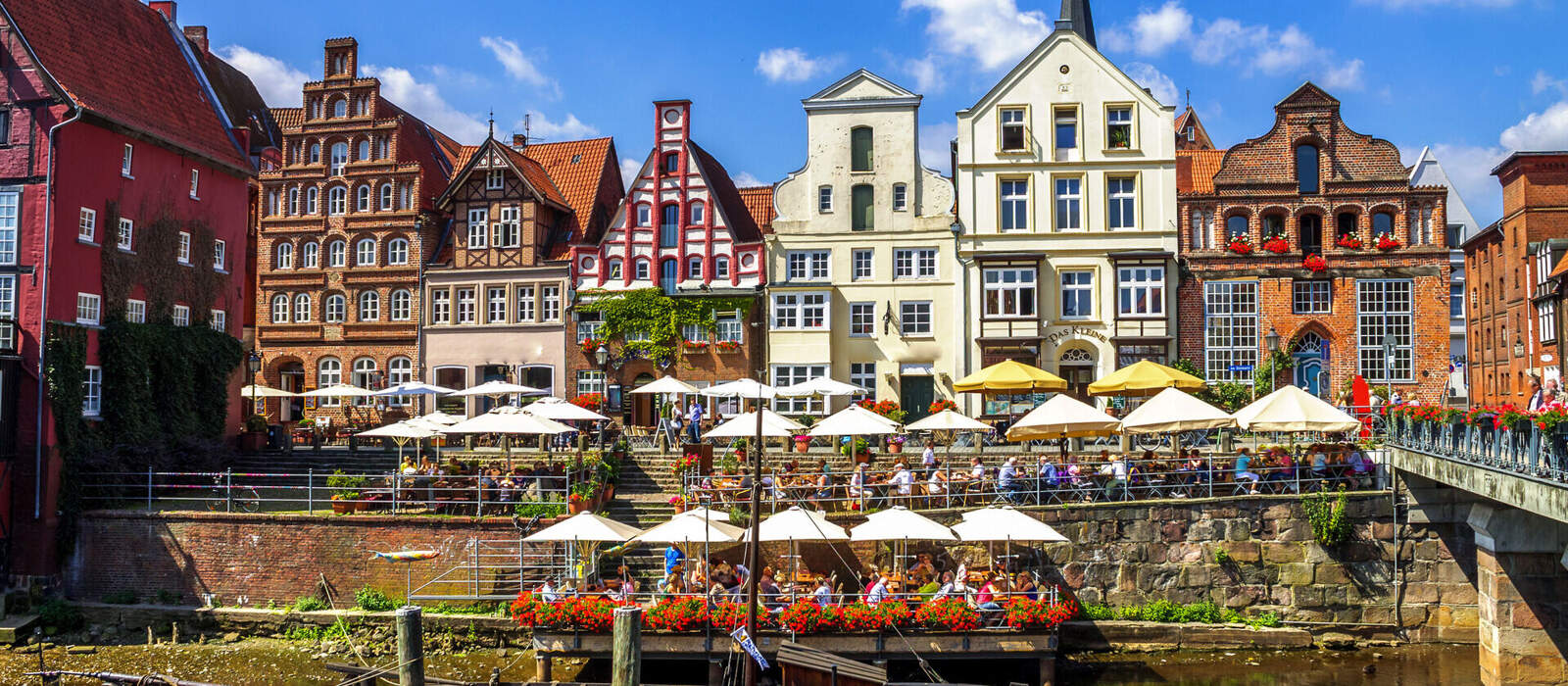 Stintmarkt am Lüneburger Hafen ©Sina Ettmer - stock.adobe.com