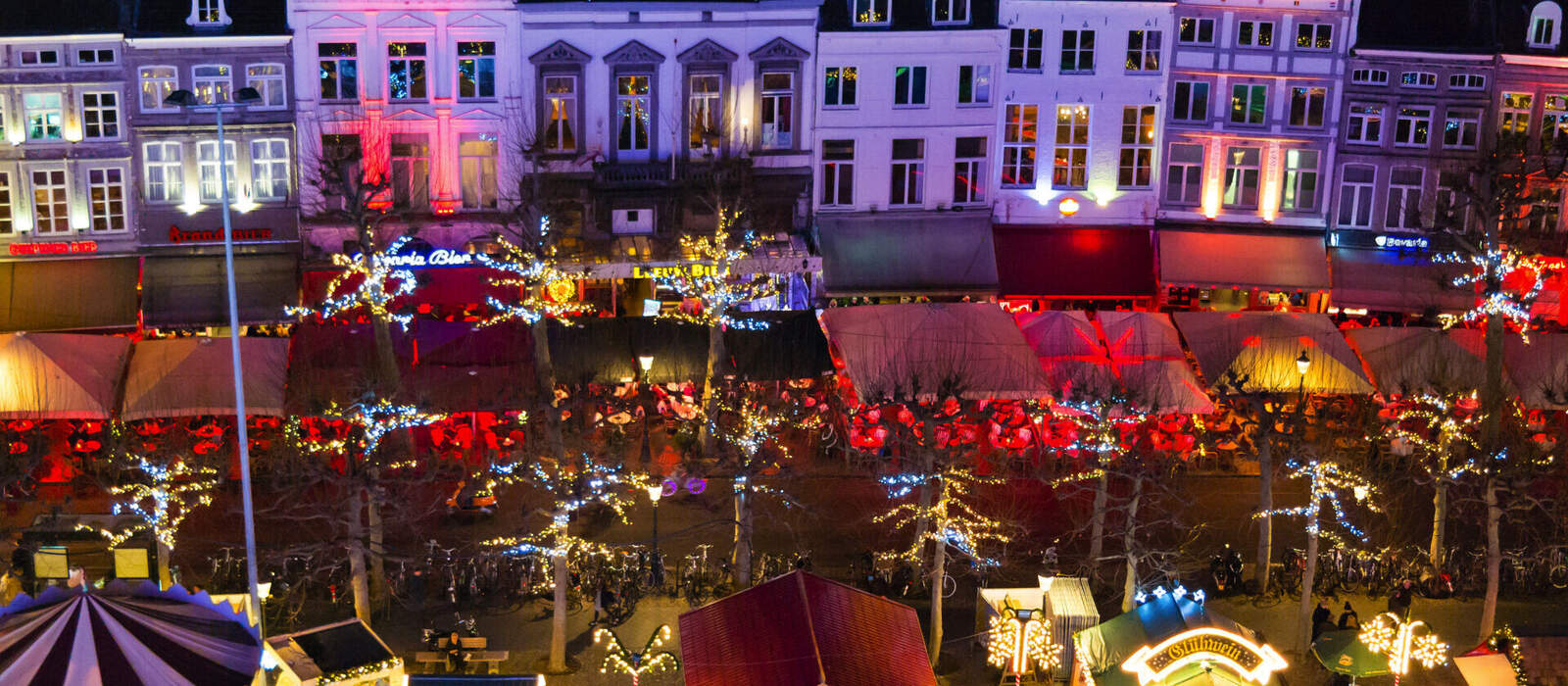 Weihnachtsmarkt auf dem Vrijthof in Maastricht ©TasfotoNL - stock.adobe.com