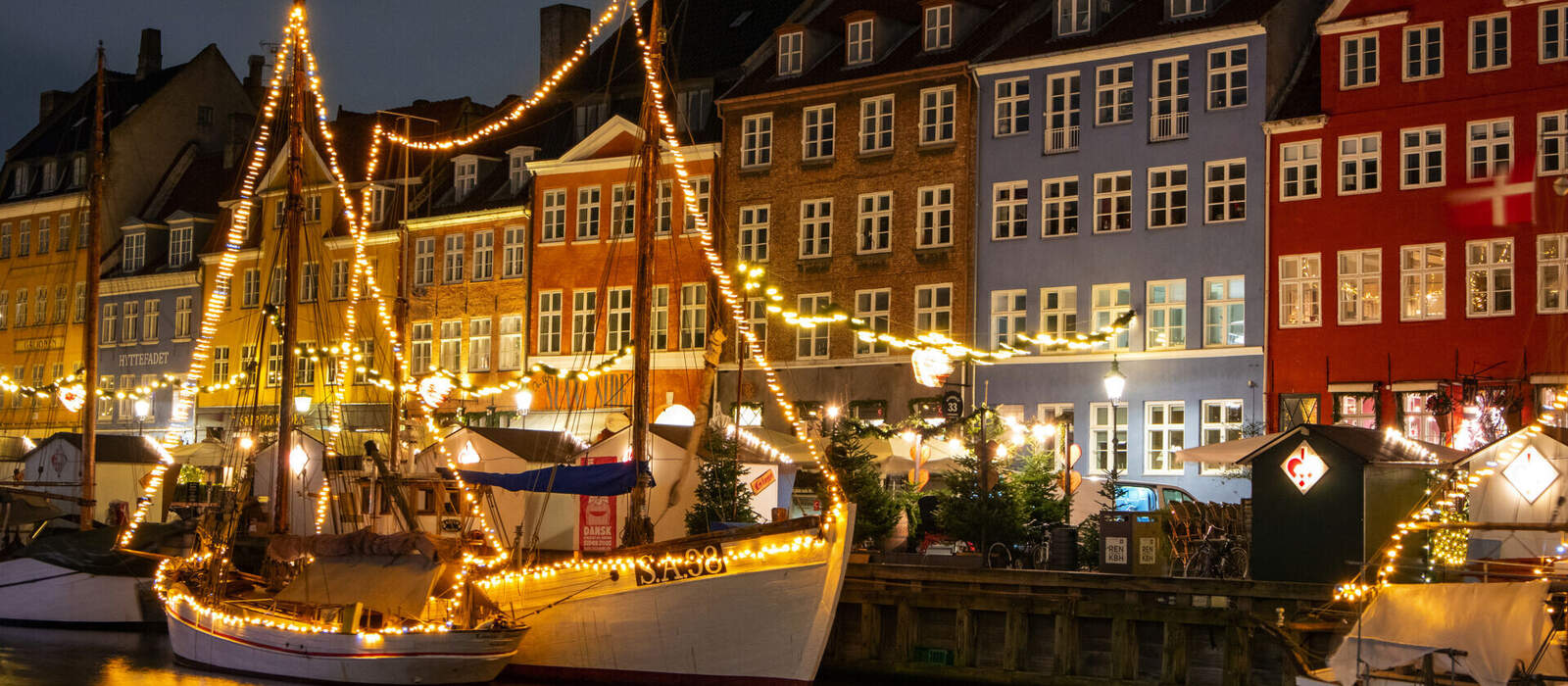 winterlicher Nyhavn in Kopenhagen © Volker - stock.adobe.com