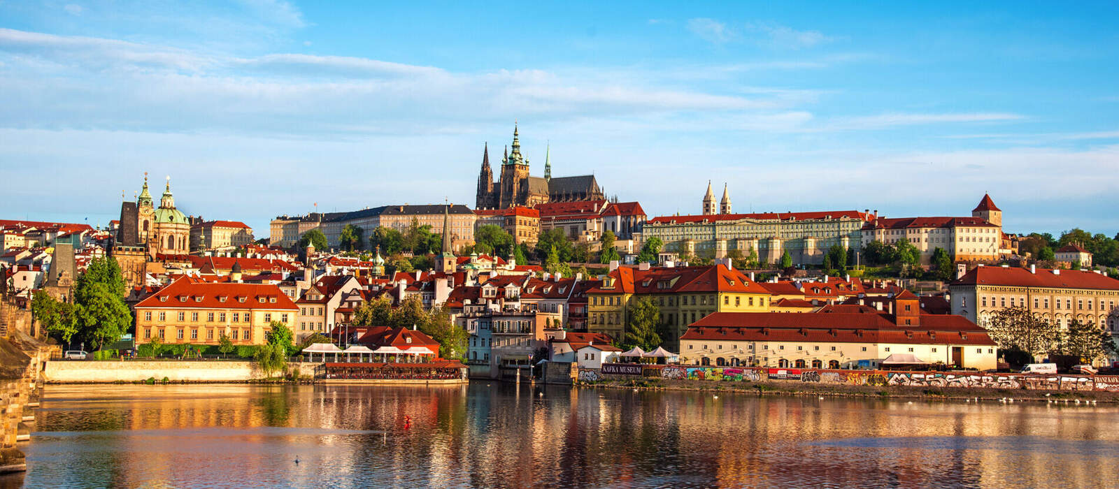 Panorama von Prag © anko_ter - stock.adobe.com