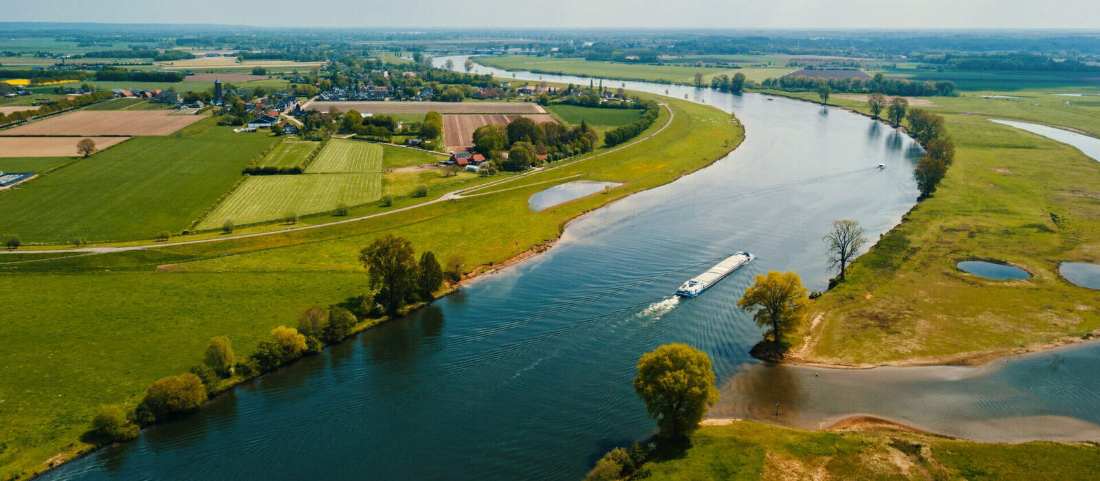 Luftbilder von Loonse Waard in den Niederlanden © NTG Drone Media - stock.adobe.com