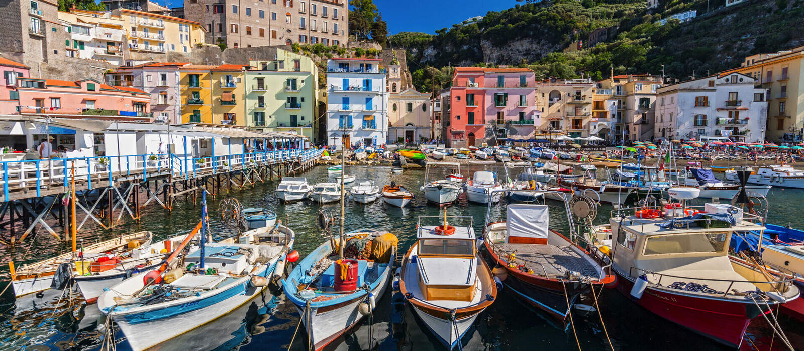 kleine Fischerboote im Hafen Marina Grande in Sorrent © GISTEL - stock.adobe.com