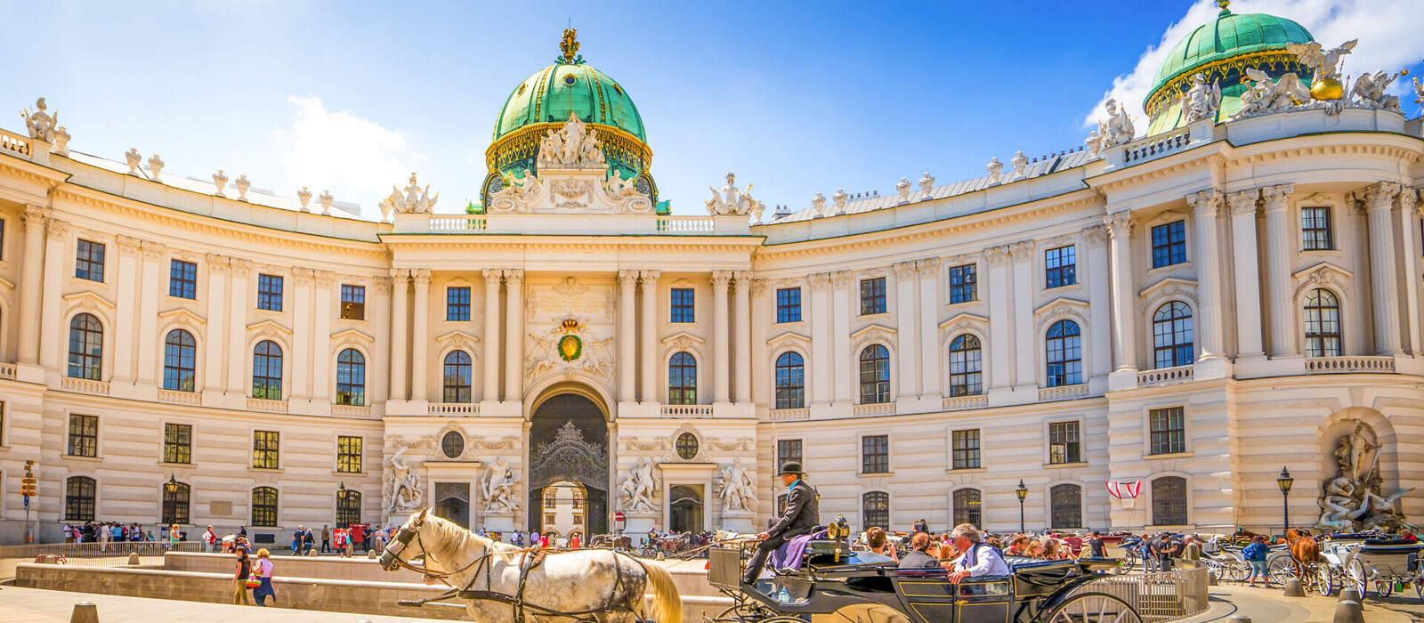 Hofburg in Wien © Sina Ettmer - stock.adobe.com