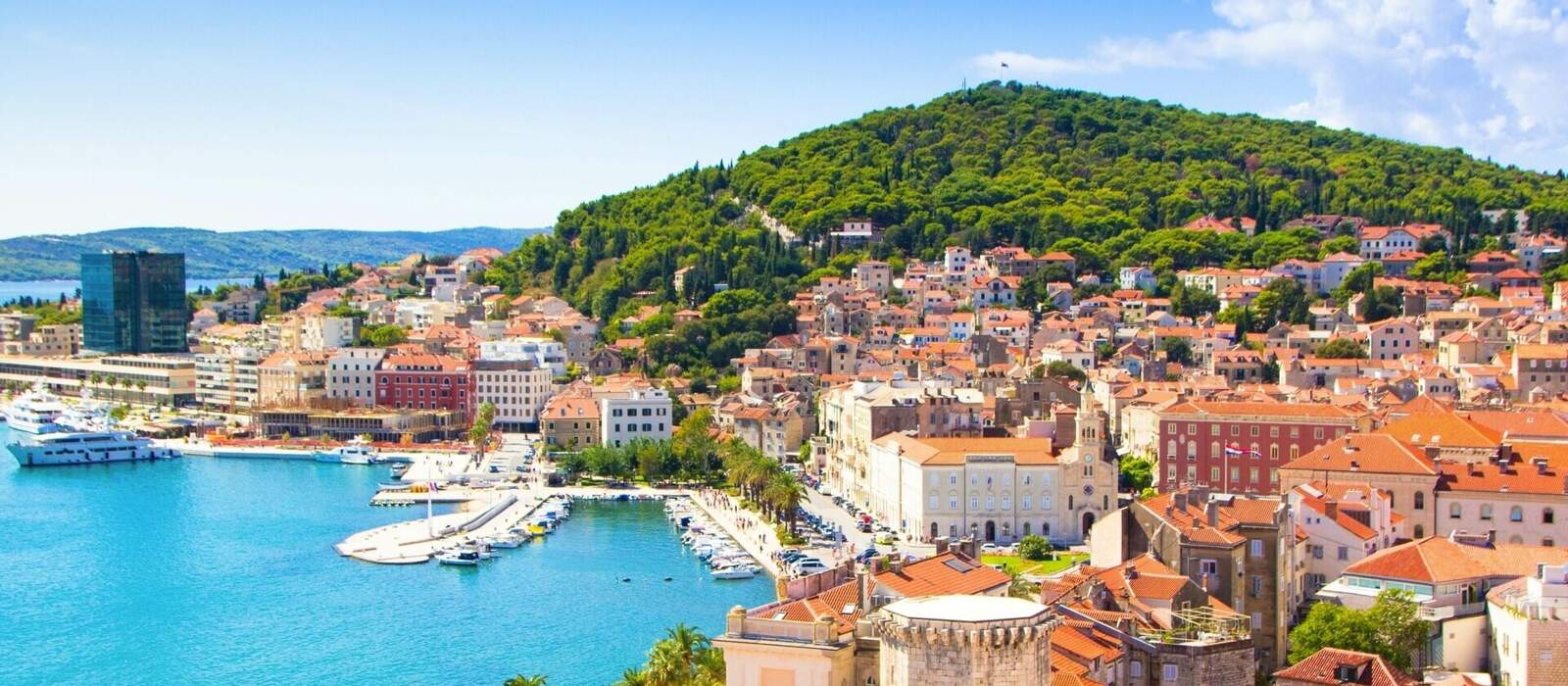 Blick auf die Stadt Split und den Hügel Marjan © nikkusha - stock.adobe.com