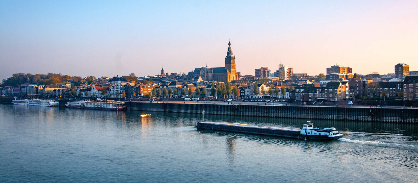 Rund um den Spiegelwaal bei Nijmegen © jos - stock.adobe.com