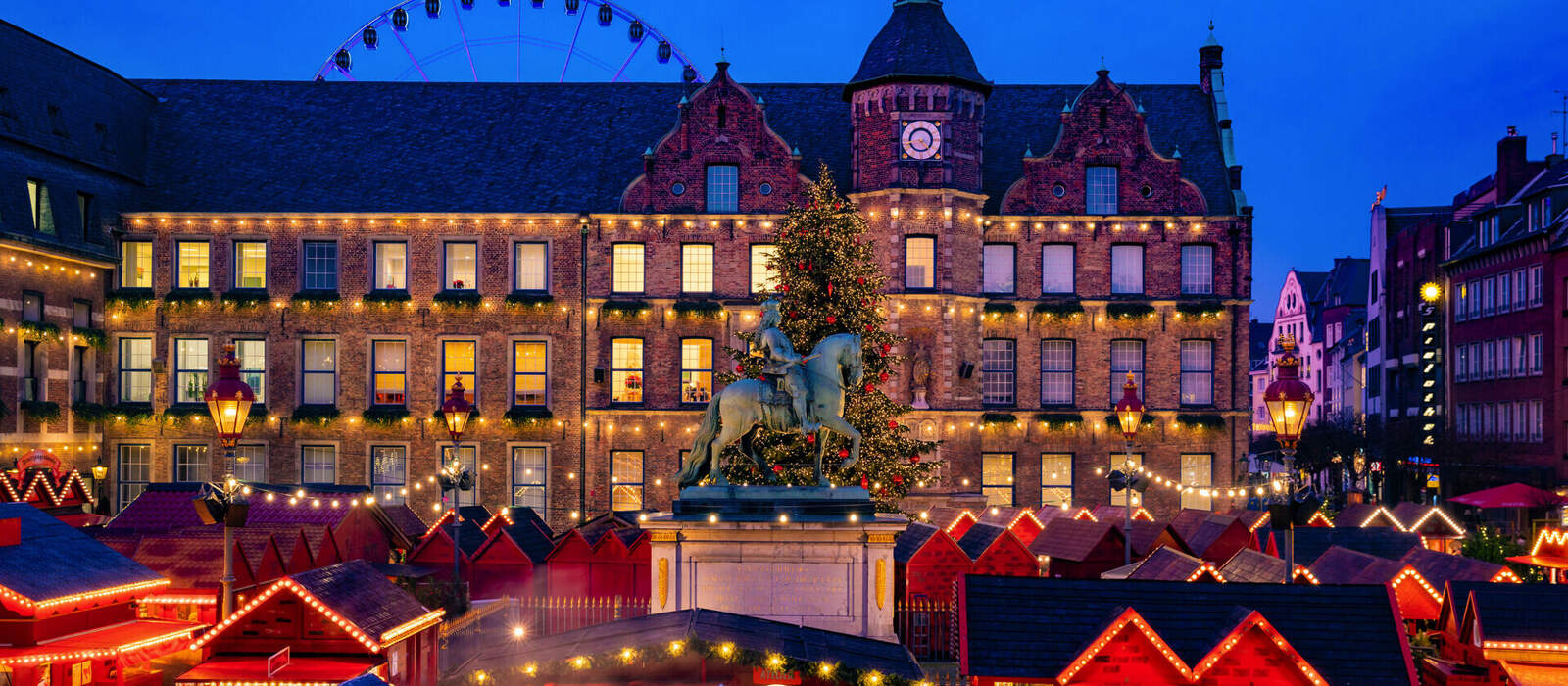 Weihnachtsmarkt in Düsseldorf  © Chris Goettert - stock.adobe.com
