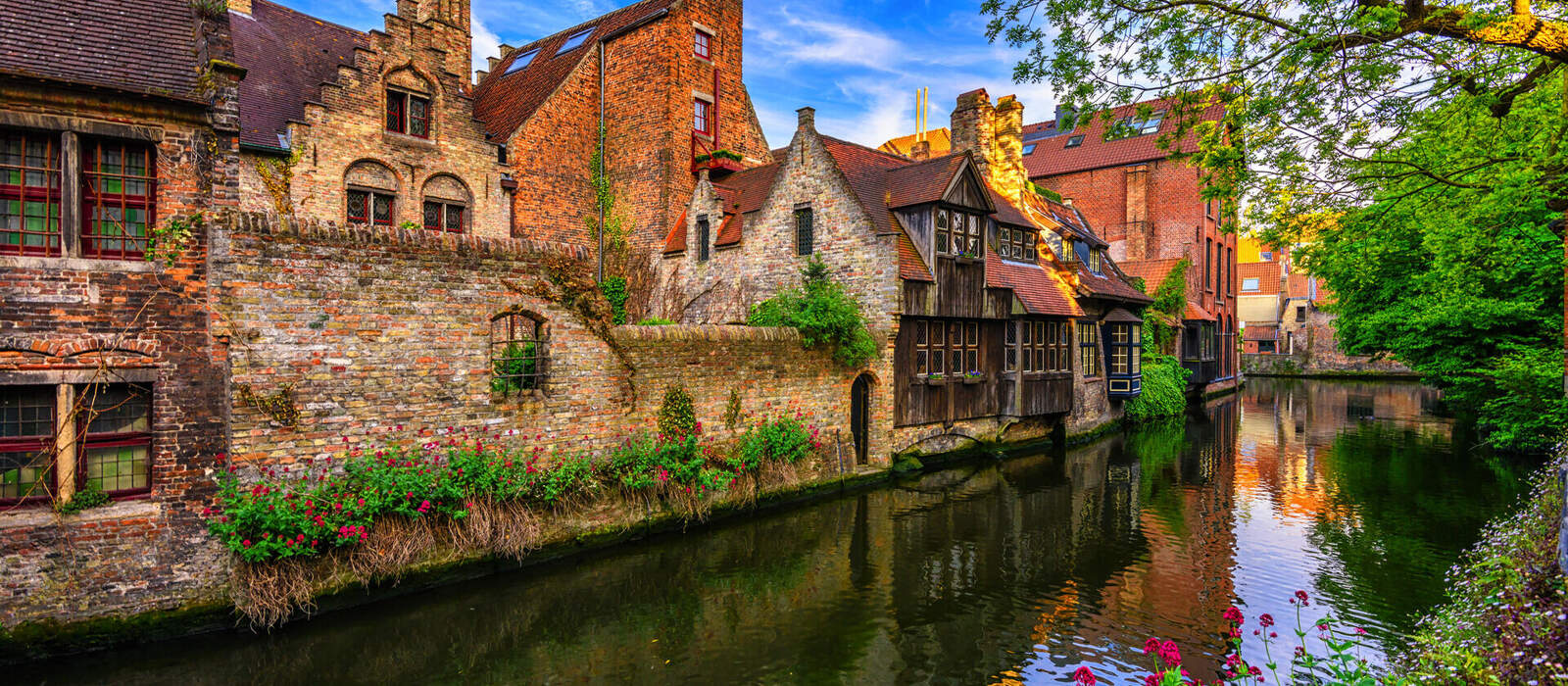 Blick auf den Kanal in der historischen Innenstadt von Brügge © Ekaterina Belova - stock.adobe.com