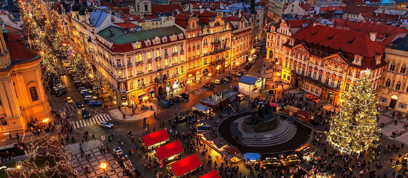Altstädter Ring zur Weihnachtszeit in Prag © Rostislav Glinsky - stock.adobe.com