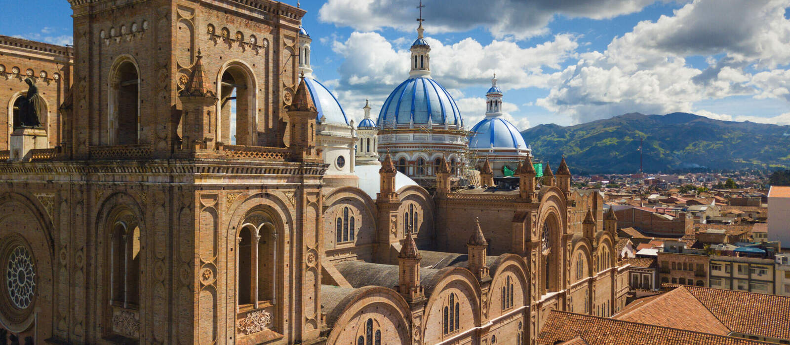 Cuenca in Ecuador © Marco - stock.adobe.com