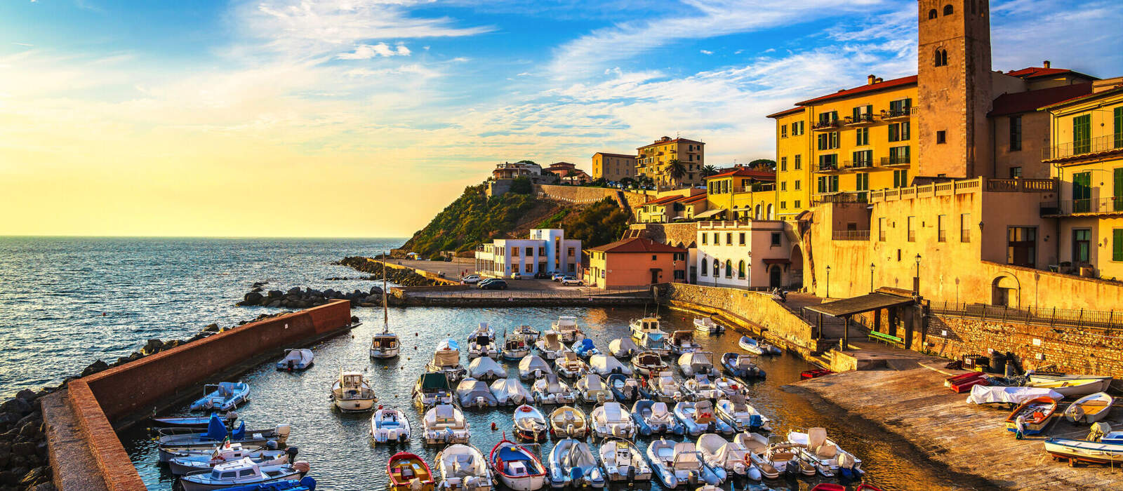 Marina von Piombino © stevanzz - stock.adobe.com