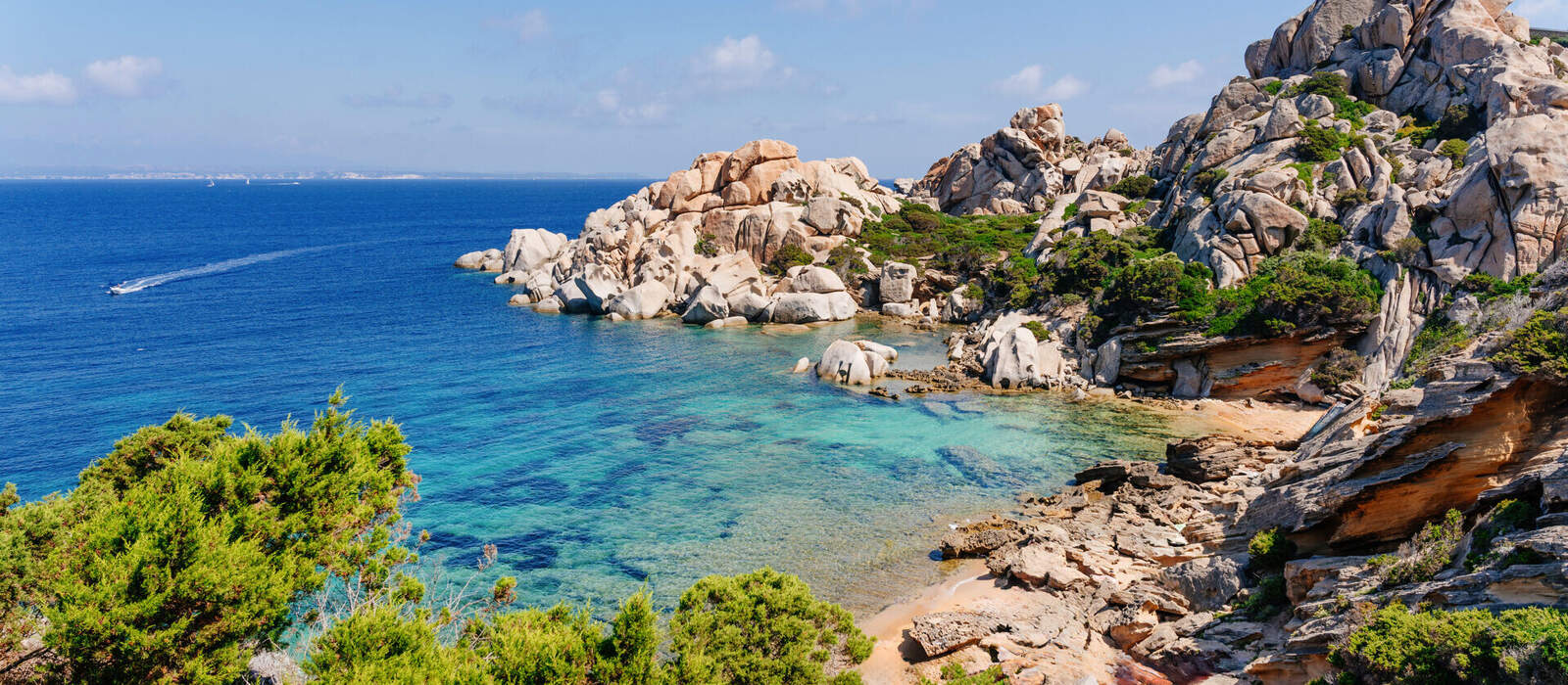 Insel Sardinien im Mittelmeer © ronnybas - stock.adobe.com