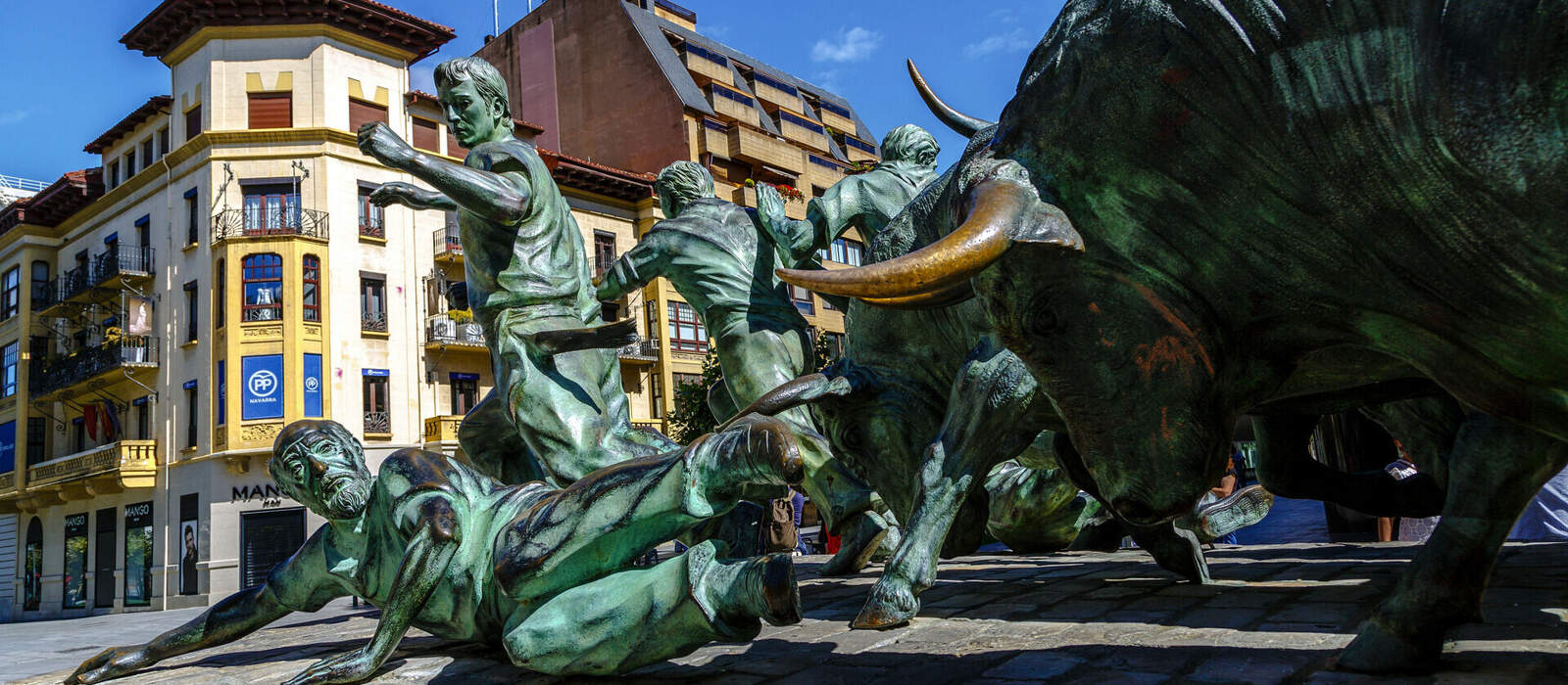 Statue von Encierros in Pamplona, Spanien © KarSol - stock.adobe.com