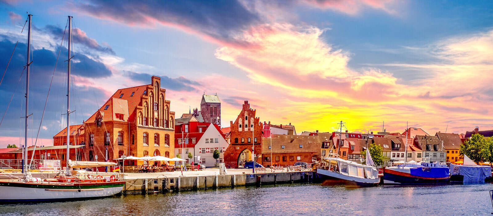 Altstadt von Wismar an der Ostsee, Deutschland © Sina Ettmer - stock.adobe.com