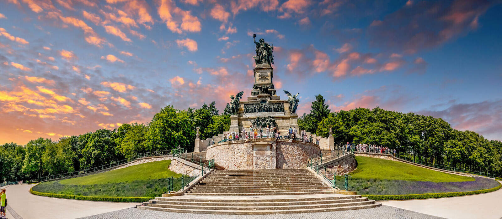 Niederwalddenkmal in Rüdesheim © Sina Ettmer - stock.adobe.com