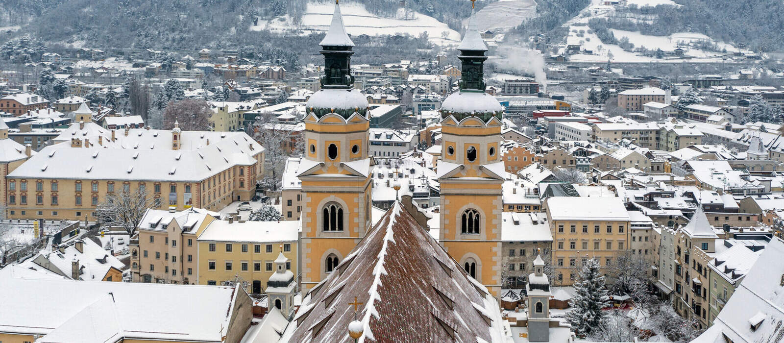 Brixner Dom im Winter © fabrus - stock.adobe.com