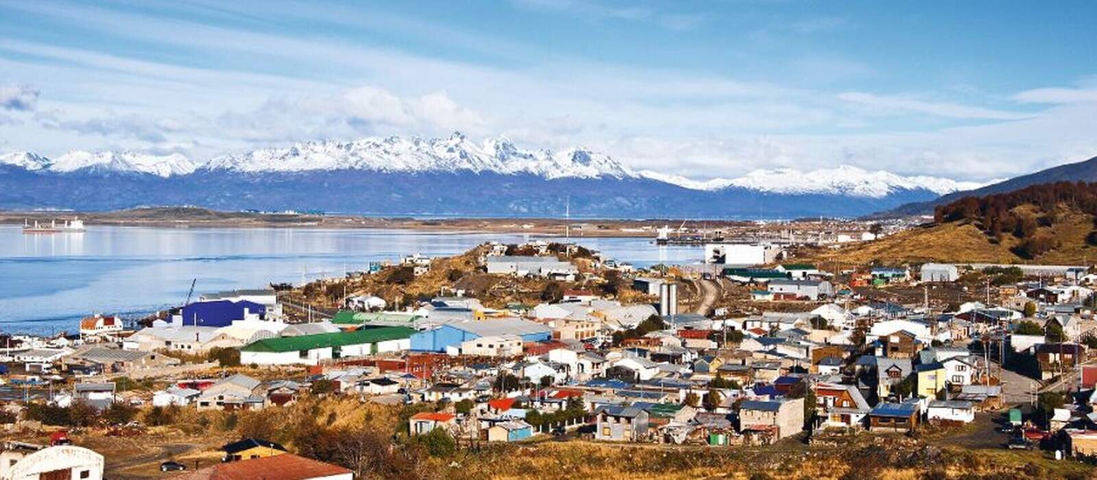 Ushuaia. Colourful houses in the Patagonian city, Argentina © Kseniya Ragozina - Fotolia