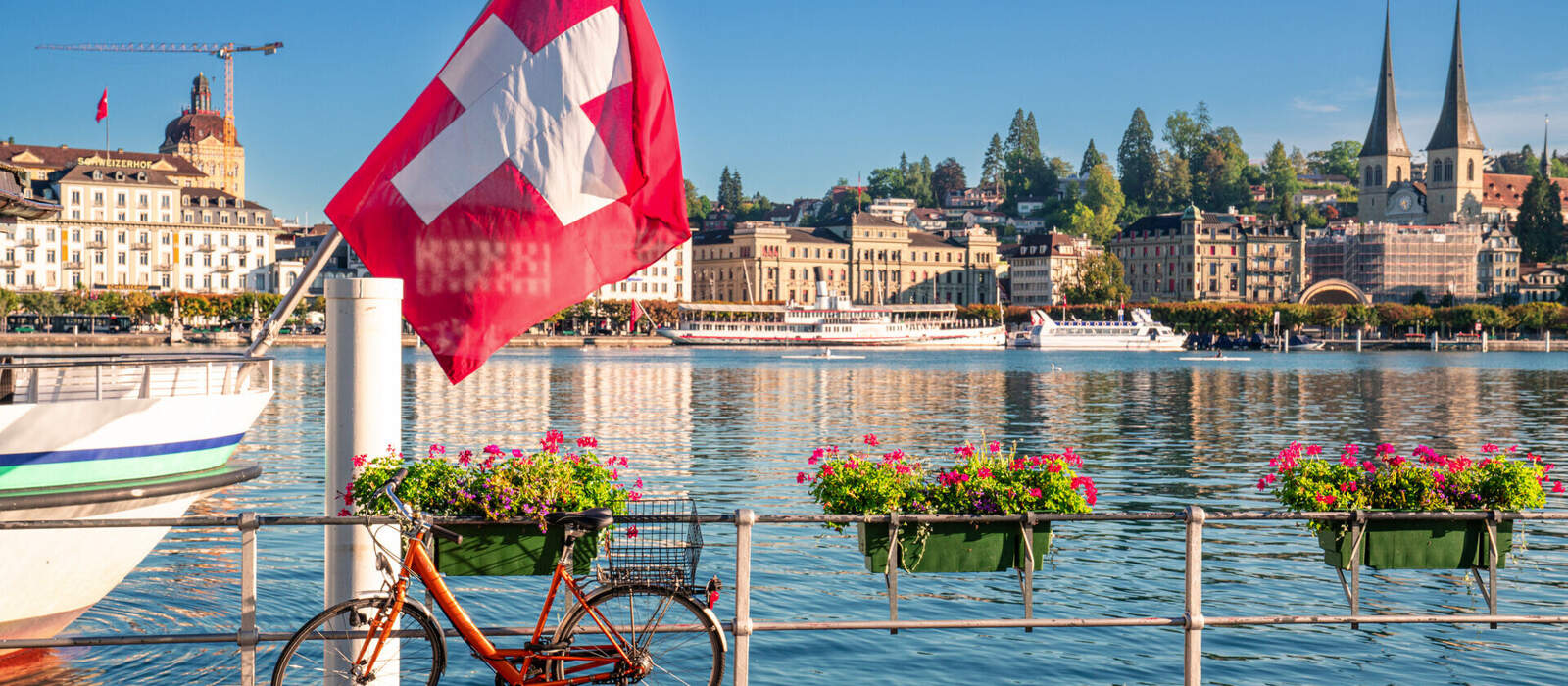 Luzern mit dem Vierwaldstättersee © Sebastian - stock.adobe.com