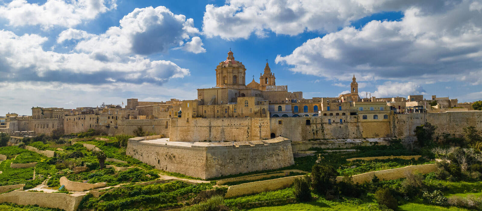 die alte Hauptstadt Maltas, die Stadt Mdina und deren Hauptkirche © Karina Movsesyan - stock.adobe.com