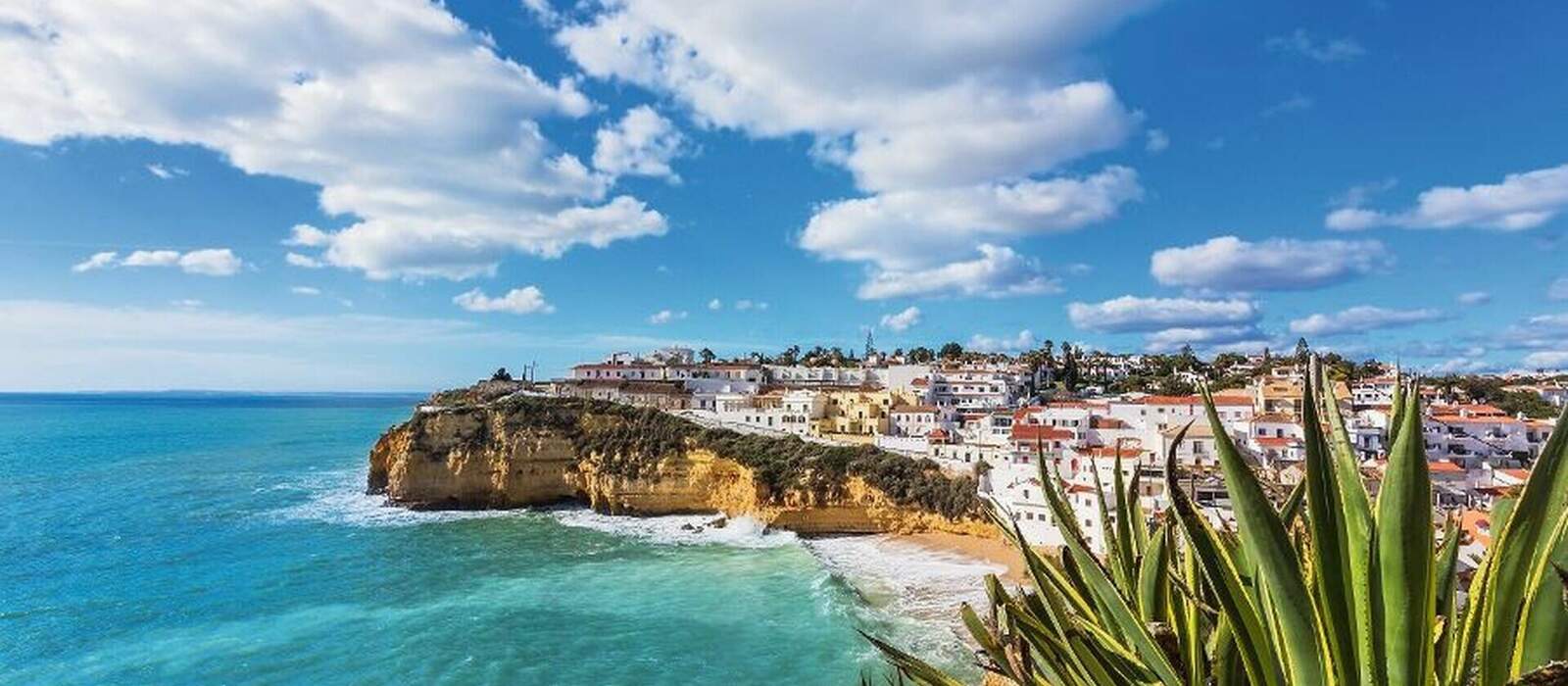 Carvoeiro in Portugal © sergojpg - Fotolia