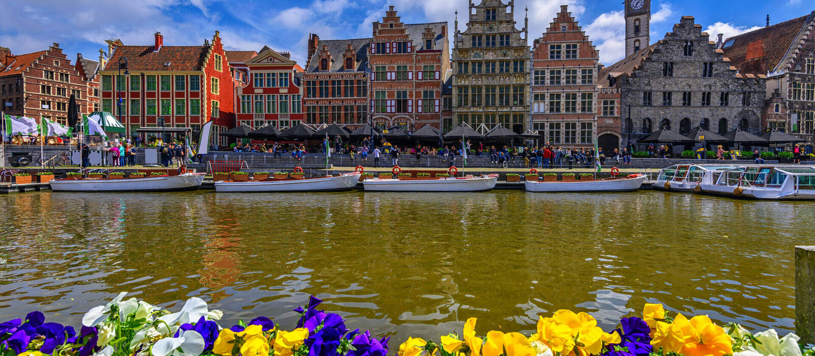 Blick auf die Graslei, die Korenlei und die Leie im historischen Stadtzentrum von Gent, Belgien © Ekaterina Belova - stock.adobe.com