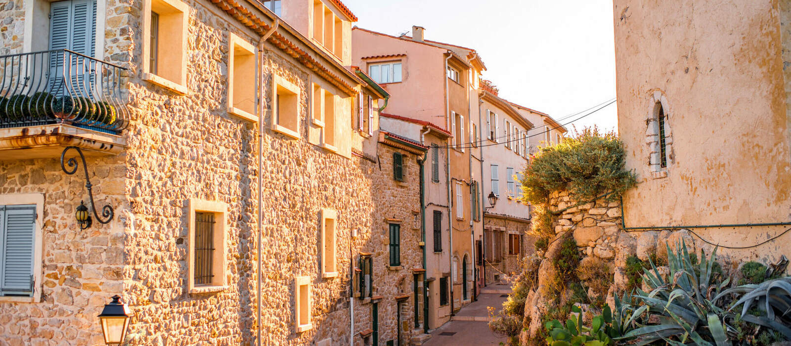 Antibes © rh2010 - stock.adobe.com