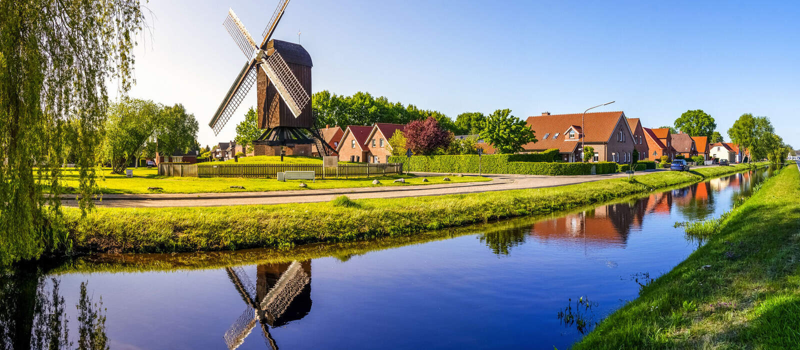 älteste Bockwindmühle im Emsland in Papenburg © Sina Ettmer - stock.adobe.com