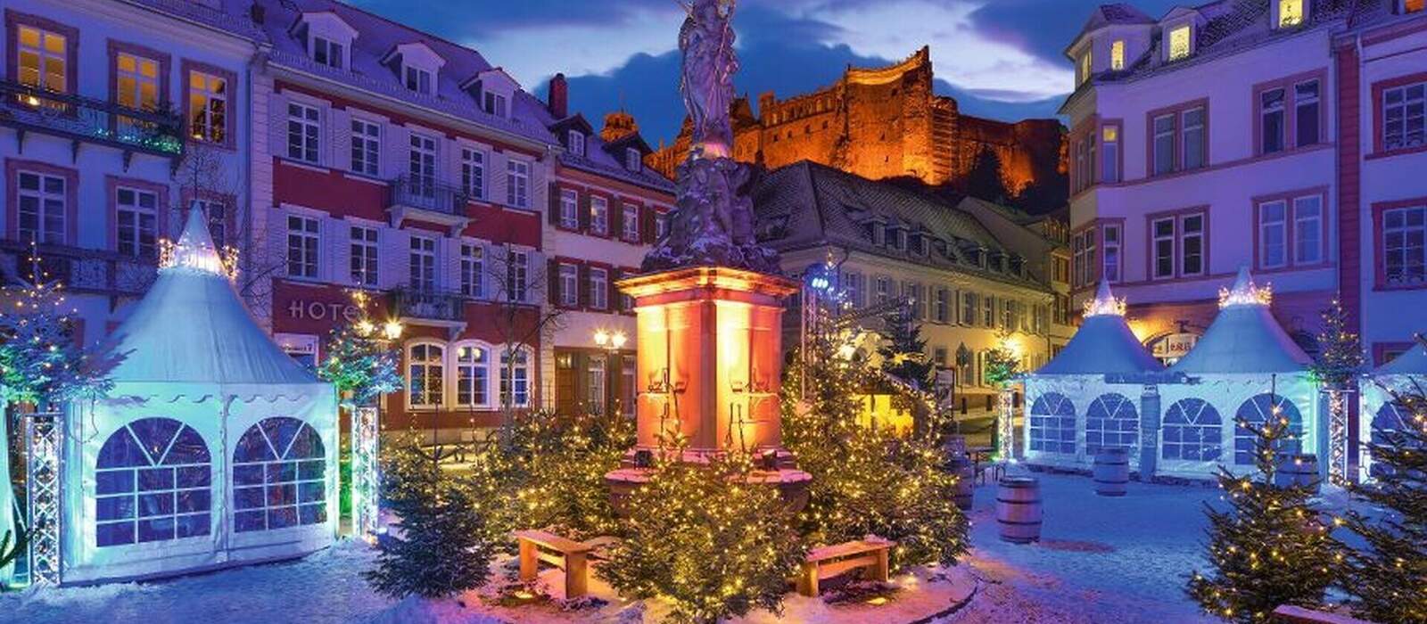 Weihnachtsmarkt auf dem Kornmarkt in Heidelberg, Deutschland © eyetronic - Fotolia