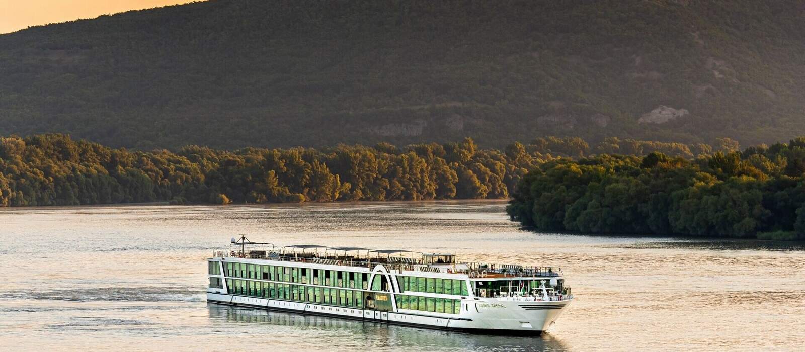 Lueftner Cruises/Amadeus