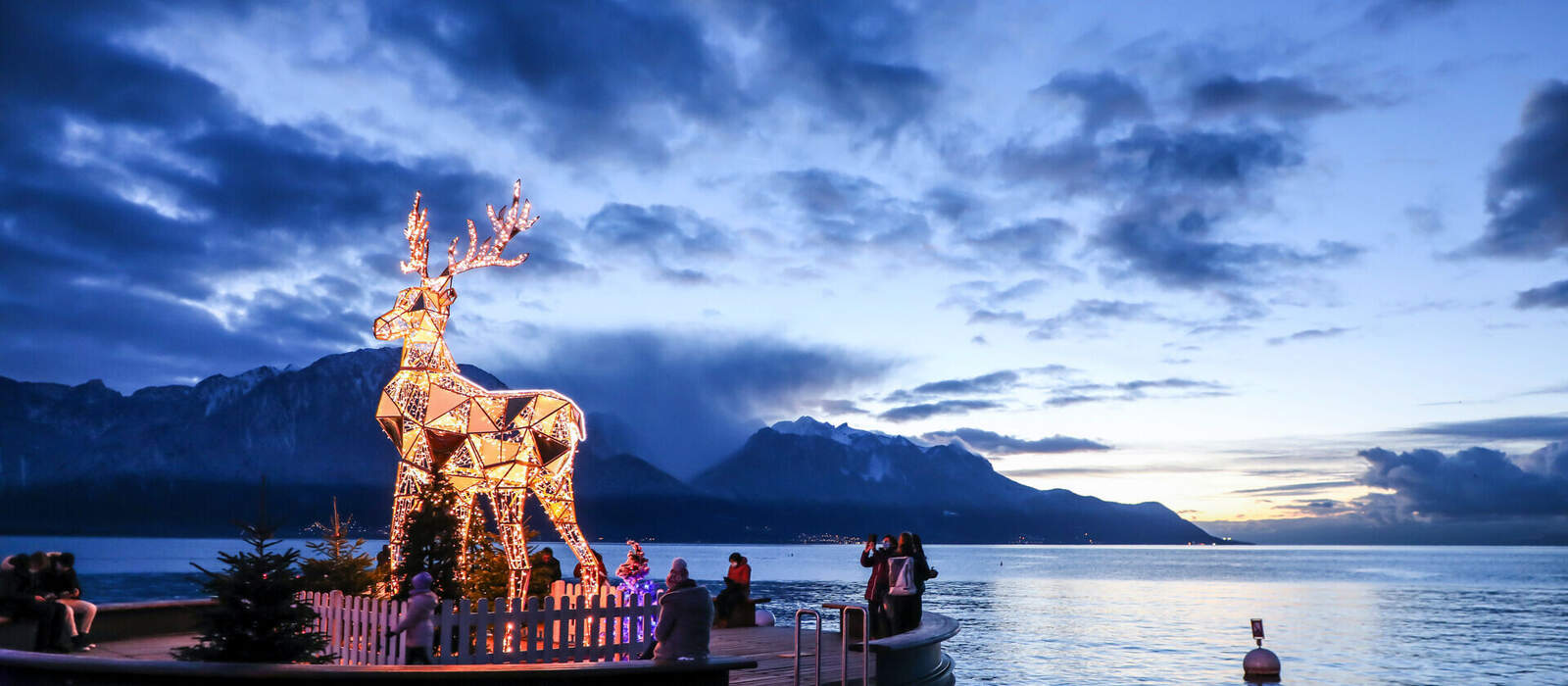 Weihnachtsmarkt in Montreux © Sarah - stock.adobe.com