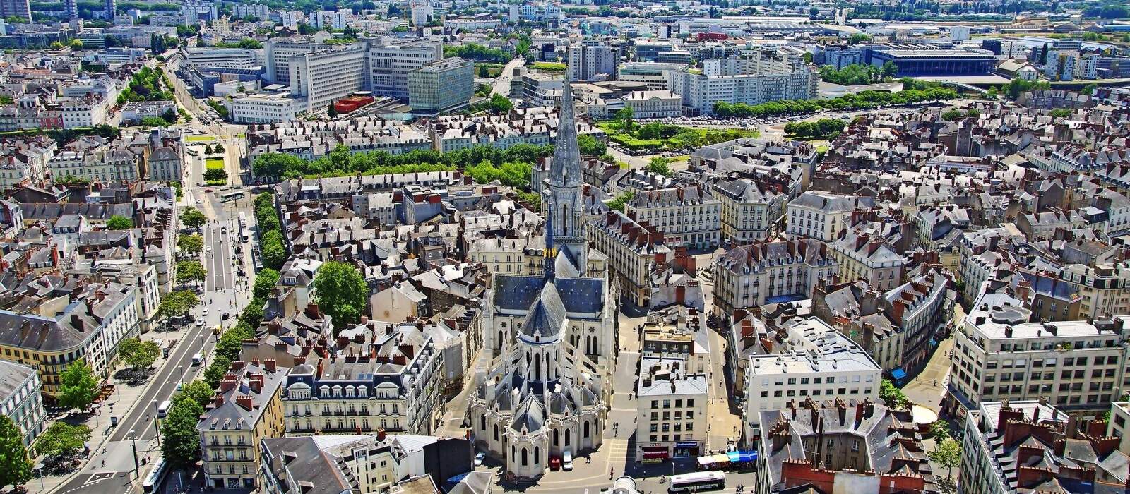 Basilika St-Nicolas in Nantes © photlook - Fotolia