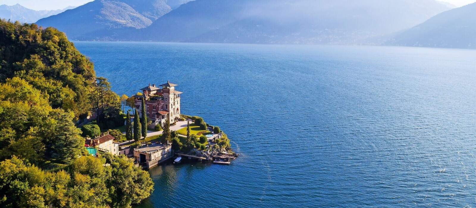 Villa Gaeta am Comer See © Silvano Rebai - stock.adobe.com