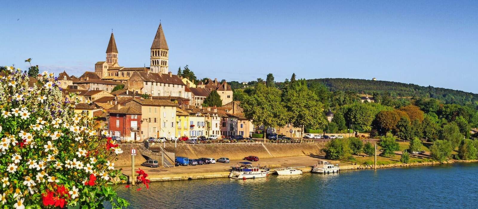 Tournus in der französischen Region Burgund © tichr - stock.adobe.com