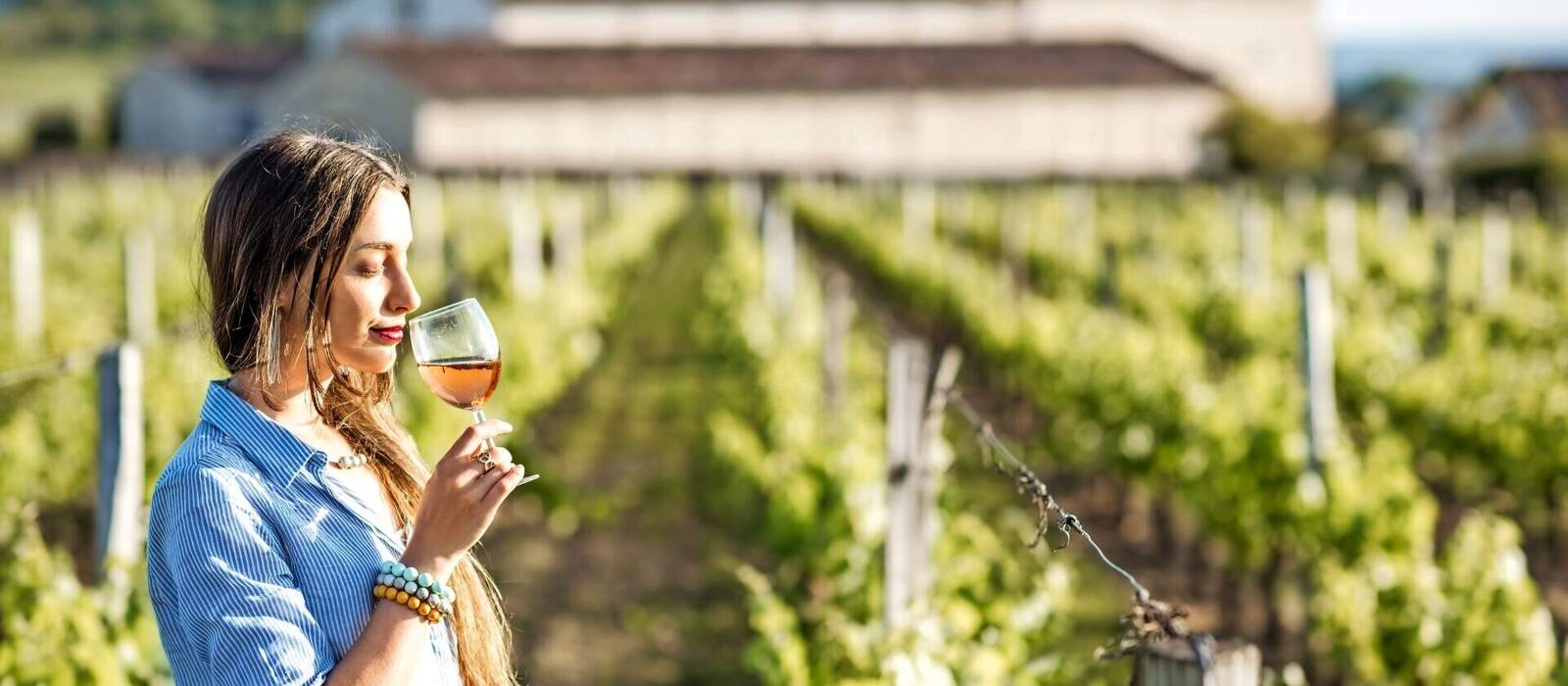 Weinverkostung in der Bordeaux-Region © rh2010 - stock.adobe.com