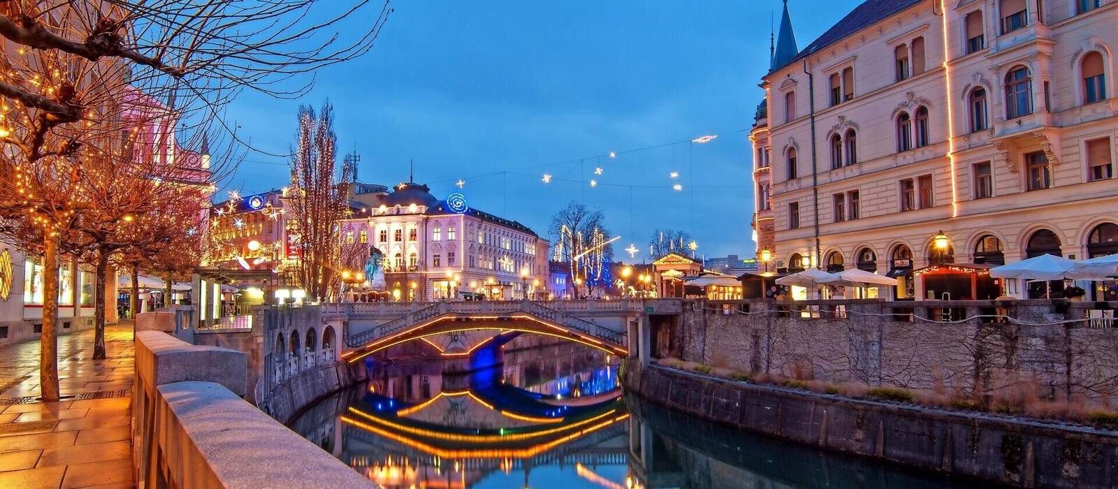 Ljubljana, geschmückt für Weihnachten und Silvester © Soru Epotok - stock.adobe.com