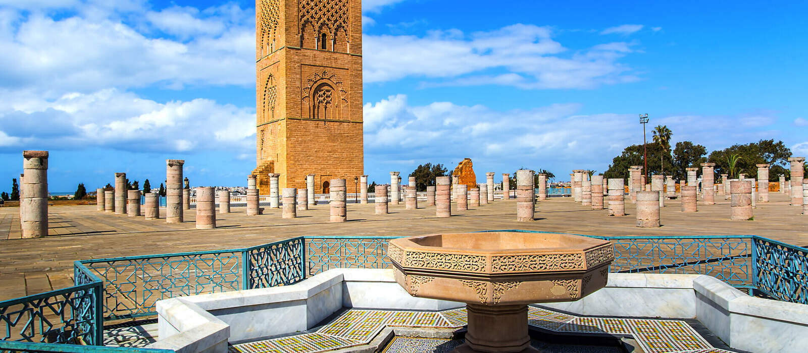 Hassan-Minarett der unvollendeten Großen Moschee in der marokkanischen Hauptstadt Rabat ©olenatur - stock.adobe.com
