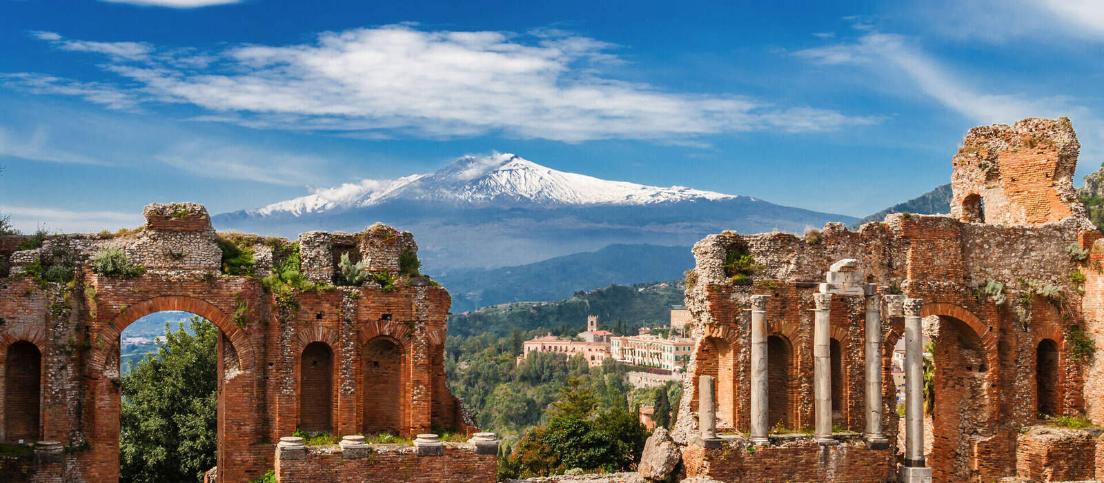 Teatro Antico di Taormina auf Sizilien mit Ätna im Hintergrund, Italien ©majonit - stock.adobe.com