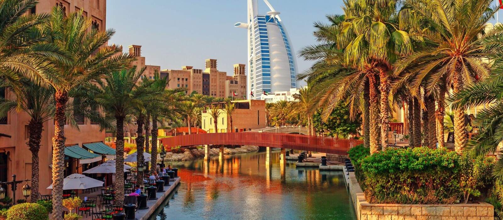 Dubai Oleg_p100-adobe-stock.com