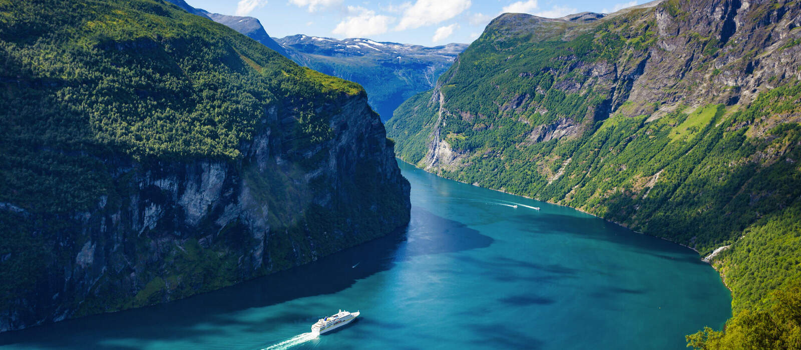Geirangerfjord mit Kreuzfahrtschiff © anetlanda - stock.adobe.com
