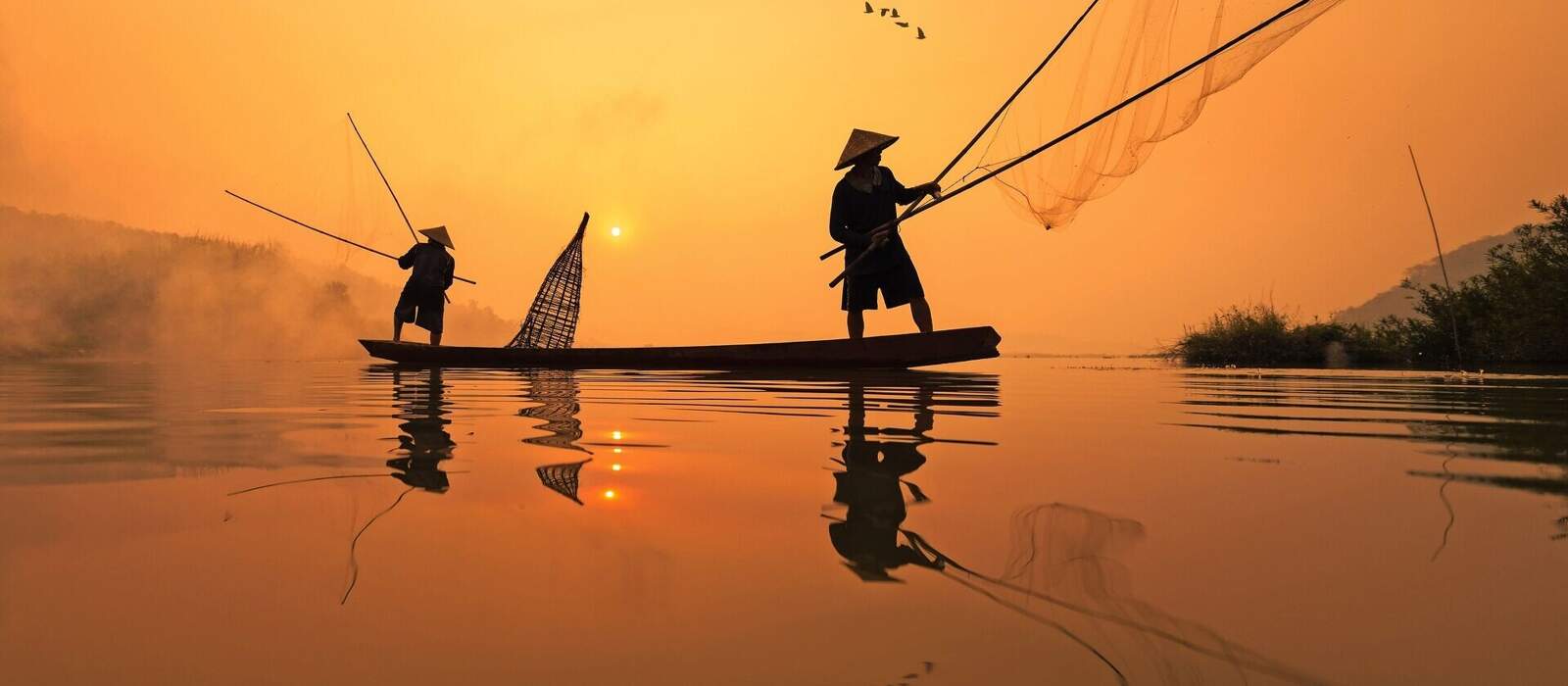Fishermans fischt morgens im Mekong in Nongkhai-Provinz, Thailand © newroadstore - stock.adobe.com